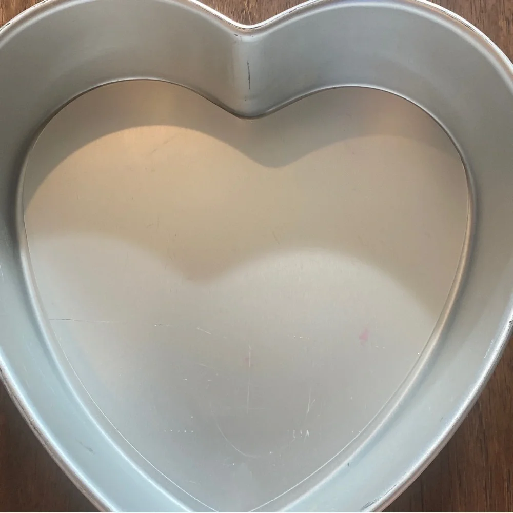 Vintage Valentine Wilton heart pan with insert